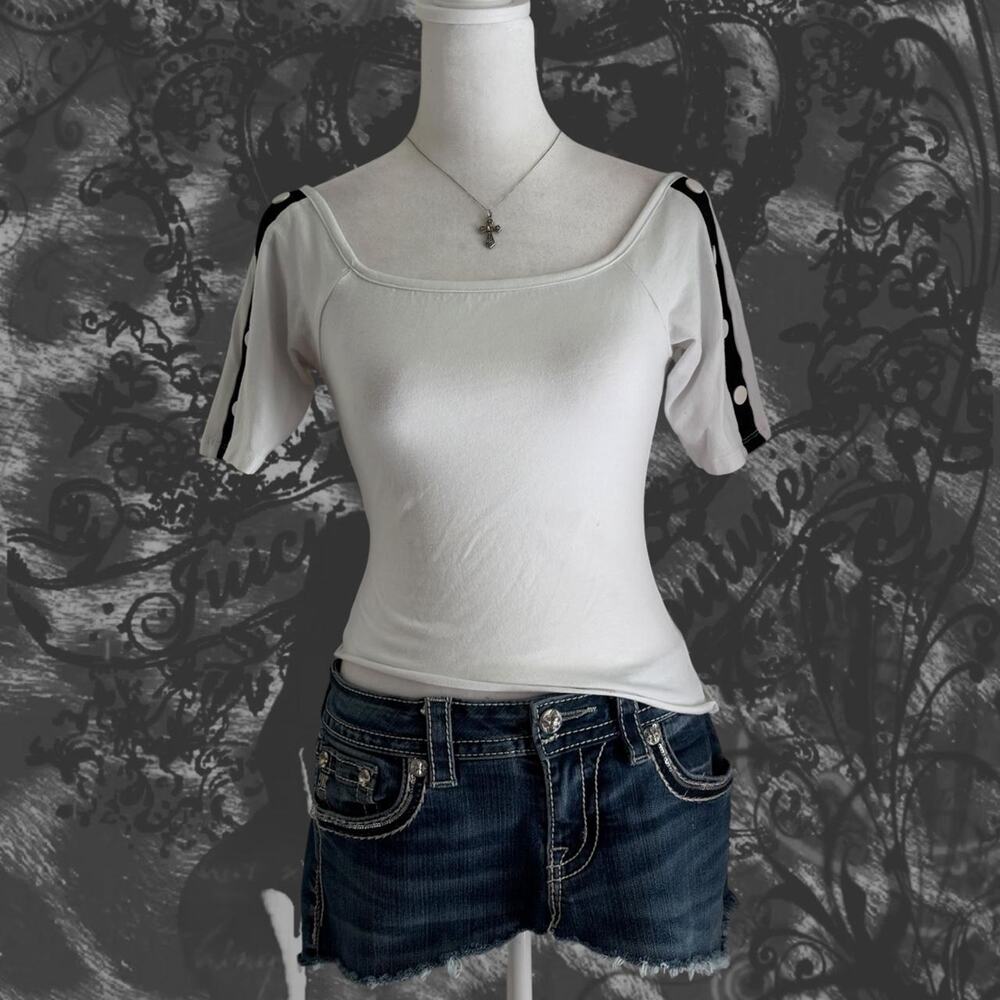 retro y2k glossy snap button black shoulder panels trimmed white cropped top